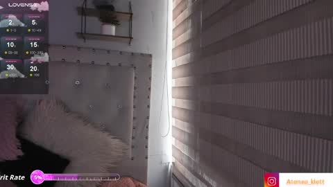 Snapshot of atenea_klett_ chatting on 04/29/26, 01:37 ATENEA online show from 04/29/26, 01:37