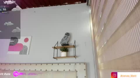 Snapshot of atenea_klett_ chatting on 05/11/26, 01:39 ATENEA online show from 05/11/26, 01:39