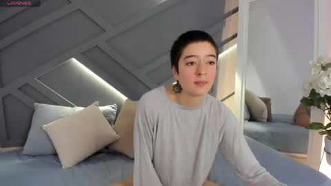 Snapshot of atheena__ chatting on 04/17/26, 01:36 Athenea online show from 04/17/26, 01:36