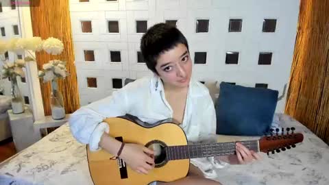 Snapshot of atheena__ chatting on 04/23/26, 01:24 Athenea online show from 04/23/26, 01:24