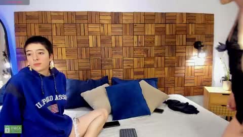 Snapshot of atheena__ chatting on 05/01/26, 01:16 Athenea online show from 05/01/26, 01:16
