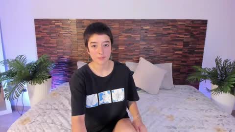 Snapshot of atheena__ chatting on 05/11/26, 12:33 Athenea online show from 05/11/26, 12:33