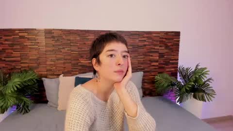 Snapshot of atheena__ chatting on 05/25/26, 12:00 Athenea online show from 05/25/26, 12:00