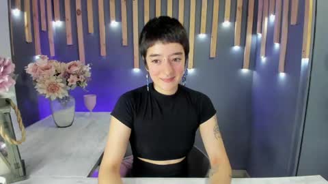 Snapshot of atheena__ chatting on 05/27/26, 12:46 Athenea online show from 05/27/26, 12:46