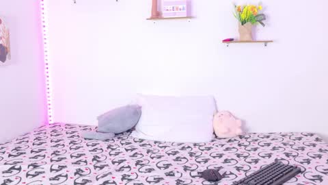 ATENEA MAKRI online show from 01/17/25, 04:15