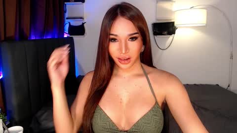 Snapshot of athisamore chatting on 01/29/25, 09:23 athisamore online show from 01/29/25, 09:23