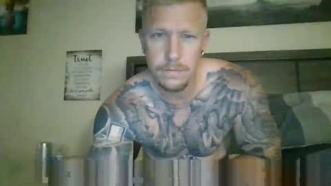 Snapshot of athletic_skater779 chatting on 05/26/26, 04:41 AthleticWhiteboy777 online show from 05/26/26, 04:41