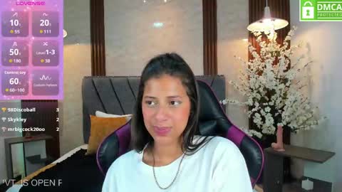 Snapshot of atiena_ chatting on 04/18/26, 07:58 Atiena online show from 04/18/26, 07:58