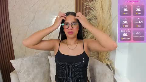 Snapshot of atiena_ chatting on 05/16/26, 12:26 Atiena online show from 05/16/26, 12:26
