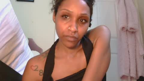 Snapshot of atirahcali chatting on 06/15/26, 06:43 AtirahCali online show from 06/15/26, 06:43