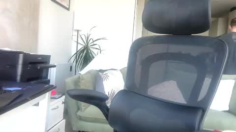 Snapshot of atlanticthunder chatting on 11/30/25, 09:46 Rick online show from 11/30/25, 09:46