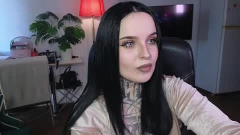 online every day between 10am-23pm online show from 06/06/26, 04:39