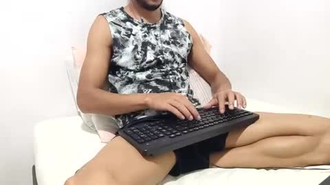 Snapshot of atorres21 chatting on 12/31/24, 01:36 Torres online show from 12/31/24, 01:36