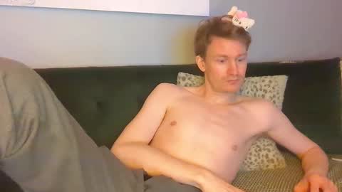 Max Powers online show from 12/25/24, 06:52