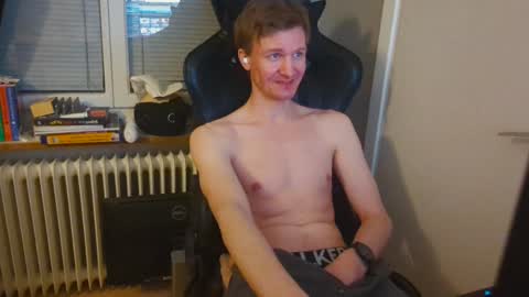 Max Powers online show from 12/25/24, 07:13