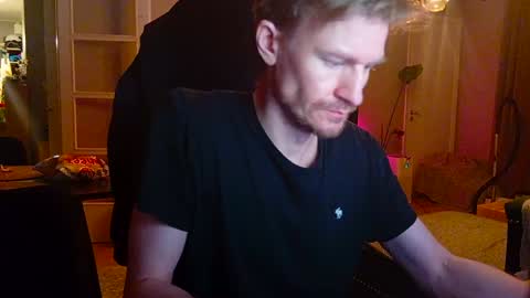 Max Powers online show from 01/06/25, 02:36