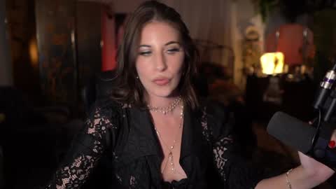 Snapshot of audrey_ chatting on 09/22/25, 03:41 Audrey online show from 09/22/25, 03:41