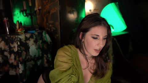 Snapshot of audrey_ chatting on 10/26/25, 04:29 Audrey online show from 10/26/25, 04:29