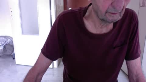 Snapshot of auguste688483 chatting on 03/04/26, 09:04 auguste688483 online show from 03/04/26, 09:04