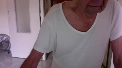 Snapshot of auguste688483 chatting on 03/21/26, 09:14 auguste688483 online show from 03/21/26, 09:14