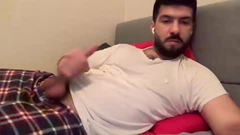 Snapshot of augustload chatting on 10/31/25, 12:11 AugustLoad online show from 10/31/25, 12:11