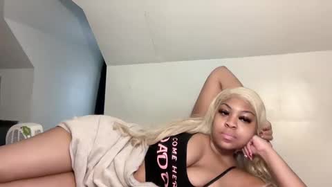 Snapshot of aunyxxx chatting on 02/20/25, 10:04 aunyxxx online show from 02/20/25, 10:04