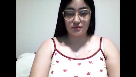 aura_mom online show from 03/23/26, 12:25