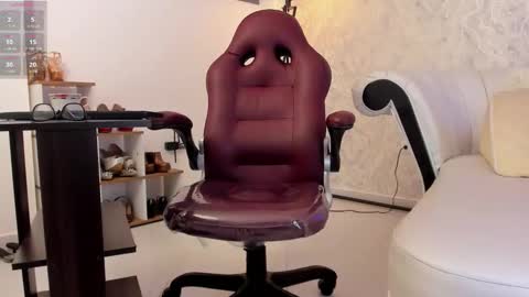 Aura sanders online show from 03/11/26, 04:24