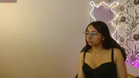 aura_tay1 online show from 04/07/26, 11:54