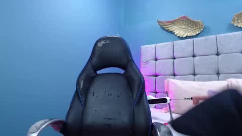 Snapshot of auraarnau chatting on 01/07/26, 04:42 Aura Arnau online show from 01/07/26, 04:42