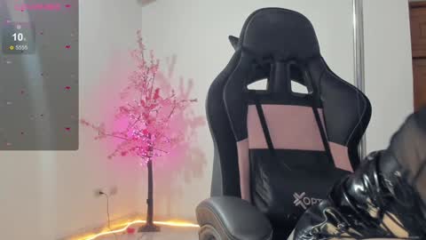 Snapshot of aurabonett chatting on 01/08/25, 07:45 aura online show from 01/08/25, 07:45