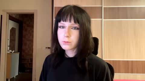 Snapshot of auravaquez chatting on 08/10/26, 03:32 Lily online show from 08/10/26, 03:32