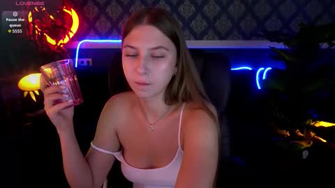 Nikol online show from 09/13/25, 06:02