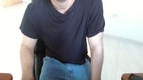 Snapshot of aureliv1 chatting on 05/13/26, 10:06 Aureliano online show from 05/13/26, 10:06
