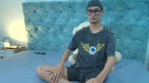 auren_nova online show from 07/15/26, 12:32