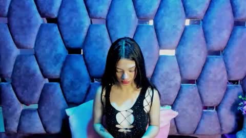 aurora online show from 12/04/25, 03:10