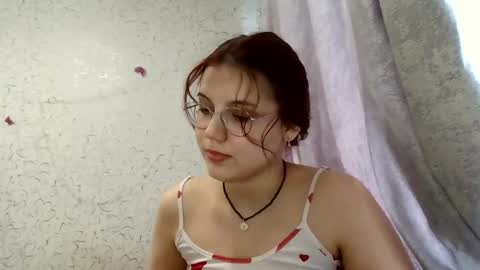 Snapshot of aurora_breeze chatting on 04/23/26, 11:53 Kiara Xanthe online show from 04/23/26, 11:53