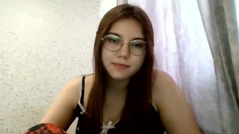 Snapshot of aurora_breeze chatting on 07/01/26, 11:56 Kiara Xanthe online show from 07/01/26, 11:56