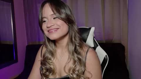 aurora_collins08 online show from 11/12/25, 04:07