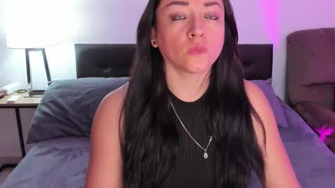 Snapshot of aurora_deep chatting on 02/27/26, 11:21 Valeria online show from 02/27/26, 11:21