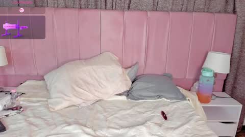 aurora_divine online show from 01/04/25, 10:34