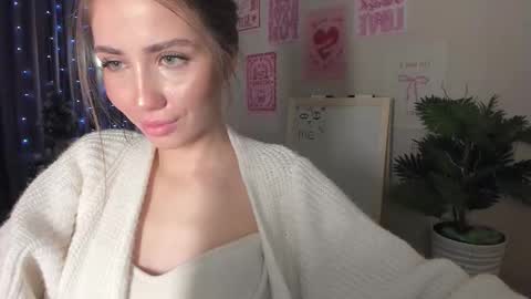 aurora_glow_211 online show from 03/06/26, 12:34