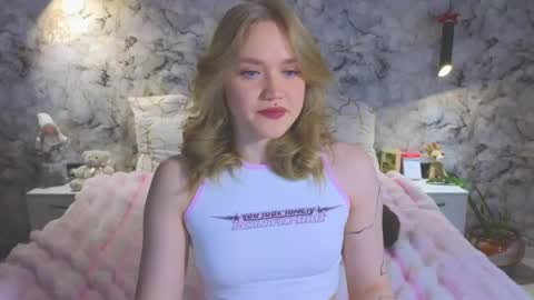 Snapshot of aurora_golden chatting on 04/23/26, 07:09 Kate online show from 04/23/26, 07:09