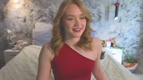 Snapshot of aurora_golden chatting on 04/28/26, 03:33 Kate online show from 04/28/26, 03:33