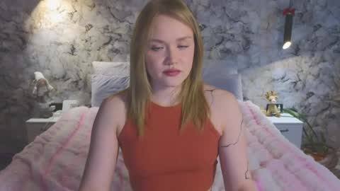 Snapshot of aurora_golden chatting on 05/25/26, 01:06 Kate online show from 05/25/26, 01:06