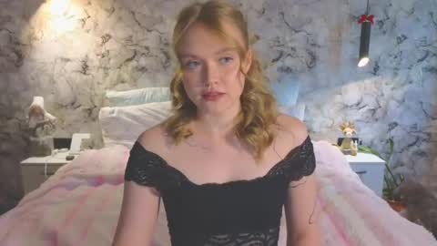 Snapshot of aurora_golden chatting on 06/06/26, 12:32 Kate online show from 06/06/26, 12:32