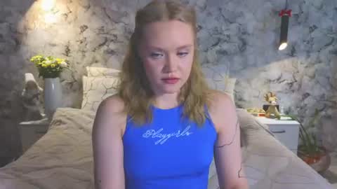 Snapshot of aurora_golden chatting on 06/15/26, 08:27 Kate online show from 06/15/26, 08:27