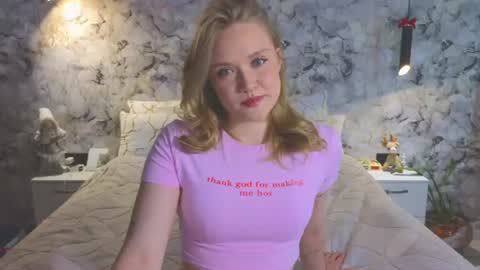 Snapshot of aurora_golden chatting on 06/16/26, 06:27 Kate online show from 06/16/26, 06:27