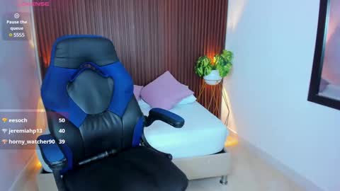 A U R O R A online show from 03/08/25, 08:33