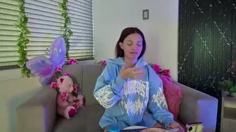 Aurora  online show from 06/10/26, 01:43
